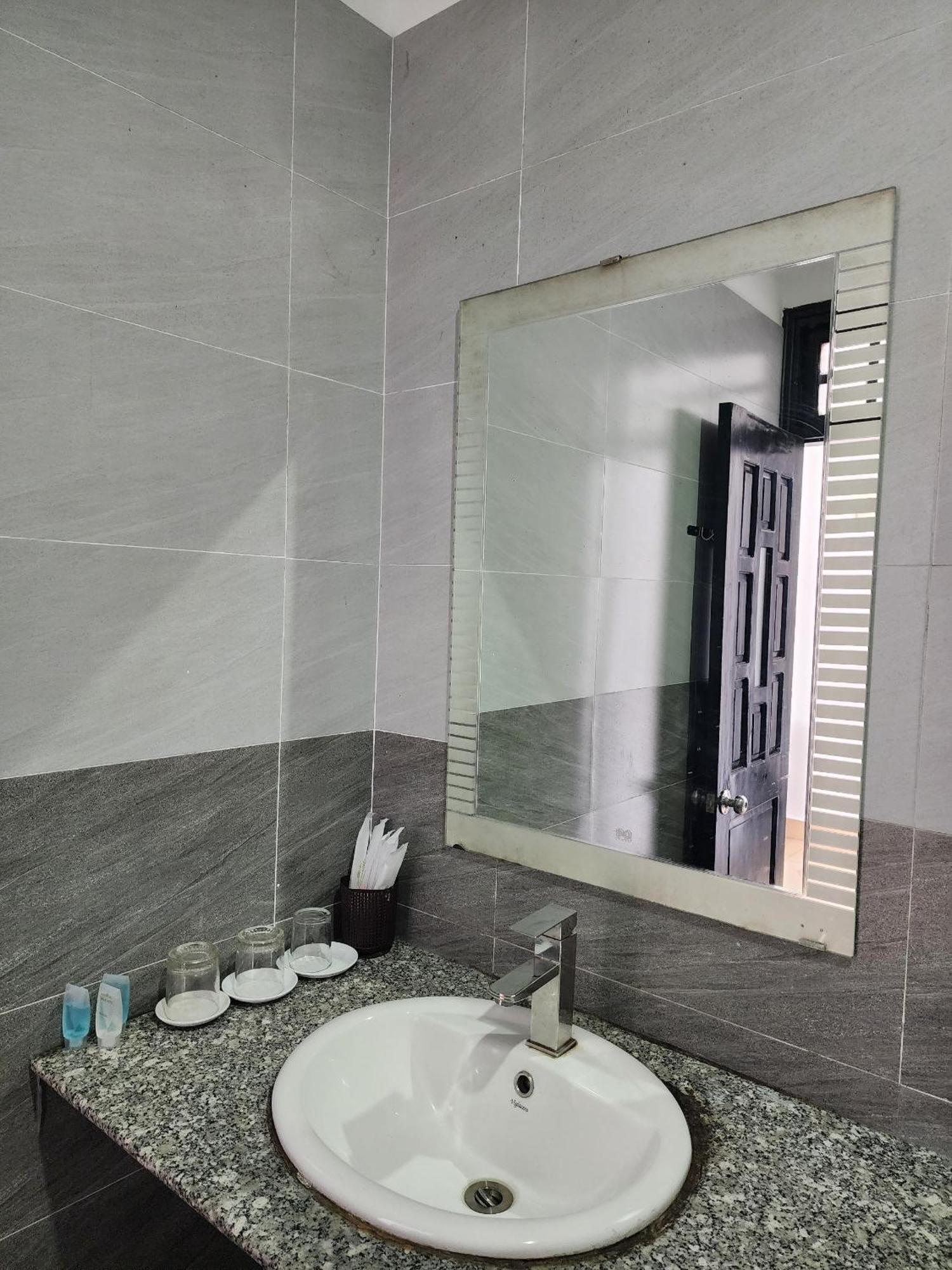 Thao An 2 Hotel Hue Thon Lai The Bagian luar foto
